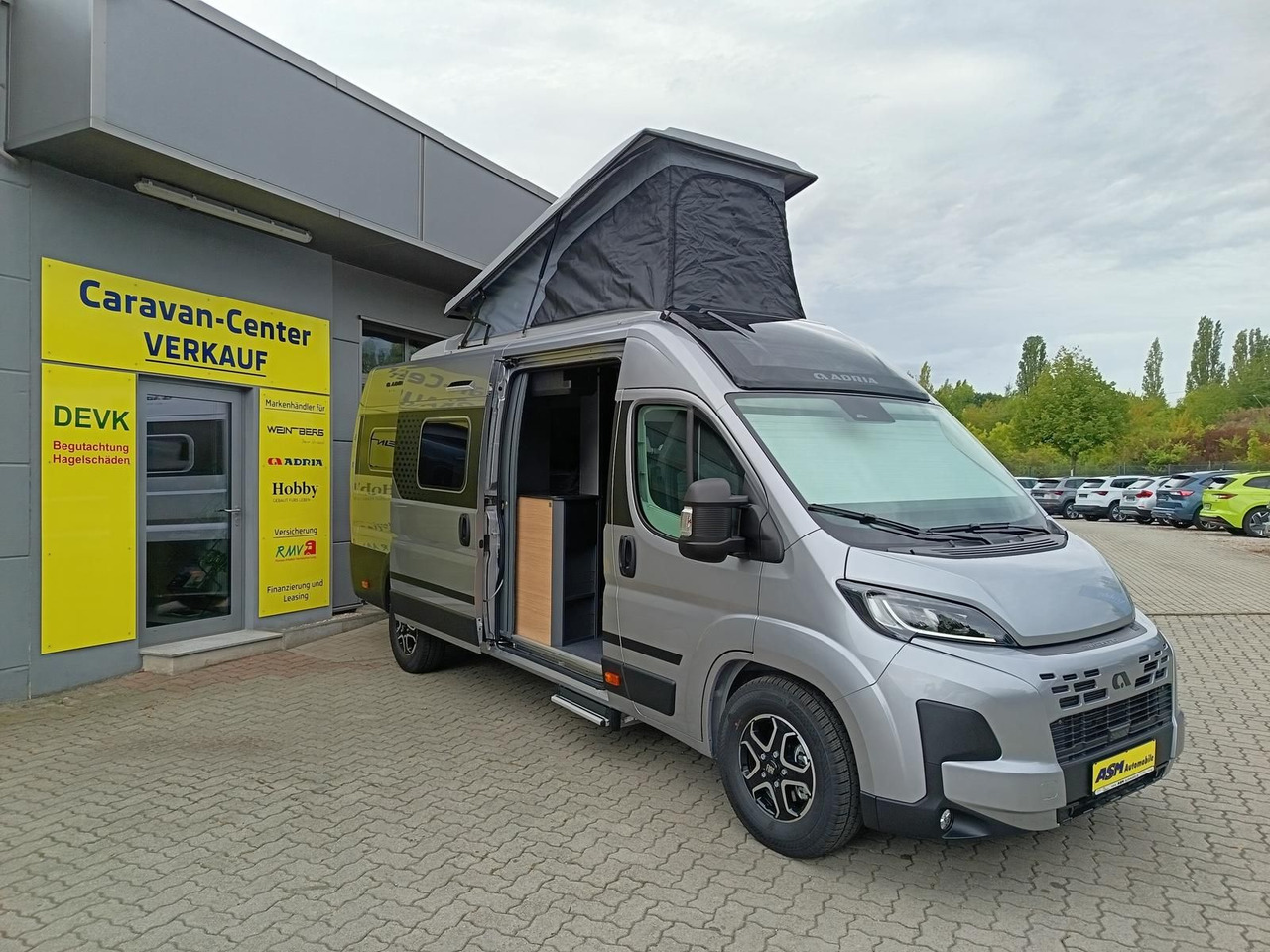 Adria Twin "60Y" 640 SGX 4,25MAXI*JUBILEE*AUFSTELLDACH - Kombi avtodom: slika 2 Adria Twin "60Y" 640 SGX 4,25MAXI*JUBILEE*AUFSTELLDACH - Kombi avtodom: slika 2