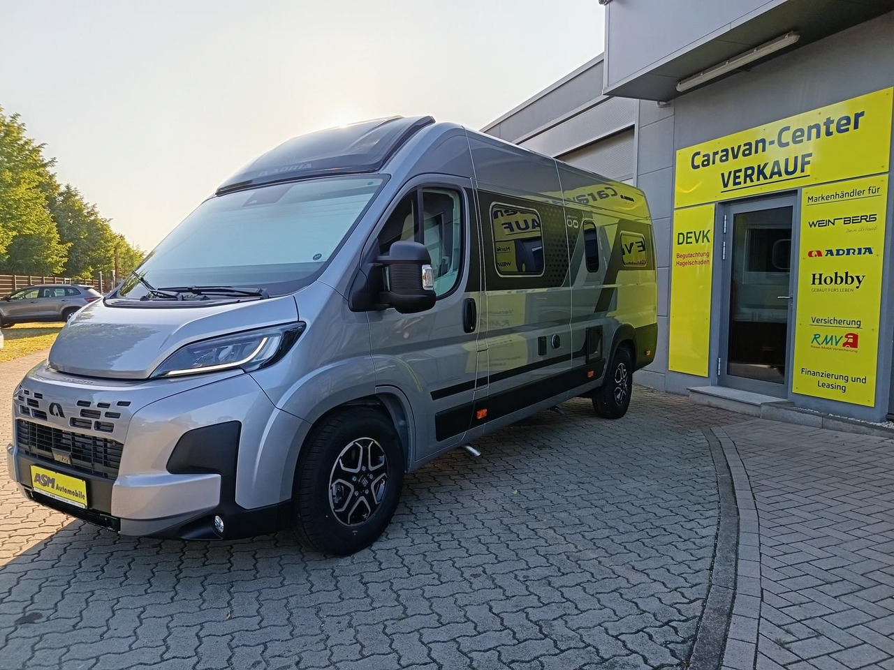 Adria Twin "60Y" 640 SLB*180 PS*4,25t MAXI*COMBI D 6E* - Kombi avtodom: slika 4 Adria Twin "60Y" 640 SLB*180 PS*4,25t MAXI*COMBI D 6E* - Kombi avtodom: slika 4