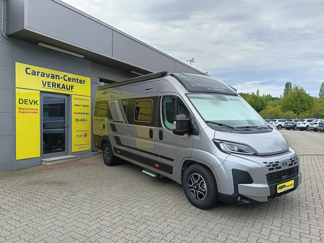 Adria Twin "60Y" 640 SLB 4,25MAXI*JUBILEE*MARKISE*LED - Kombi avtodom: slika 2 Adria Twin "60Y" 640 SLB 4,25MAXI*JUBILEE*MARKISE*LED - Kombi avtodom: slika 2