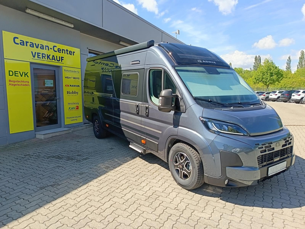 Adria Twin Edition 640 SGX Maxi 132kW*138L KÜHLSCHRANK - Kombi avtodom: slika 2 Adria Twin Edition 640 SGX Maxi 132kW*138L KÜHLSCHRANK - Kombi avtodom: slika 2