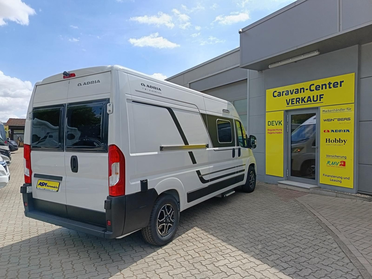Adria Twin Twin 600 SPB Family*SAFETY*STYLE*DAB*SOFORT - Kombi avtodom: slika 5 Adria Twin Twin 600 SPB Family*SAFETY*STYLE*DAB*SOFORT - Kombi avtodom: slika 5