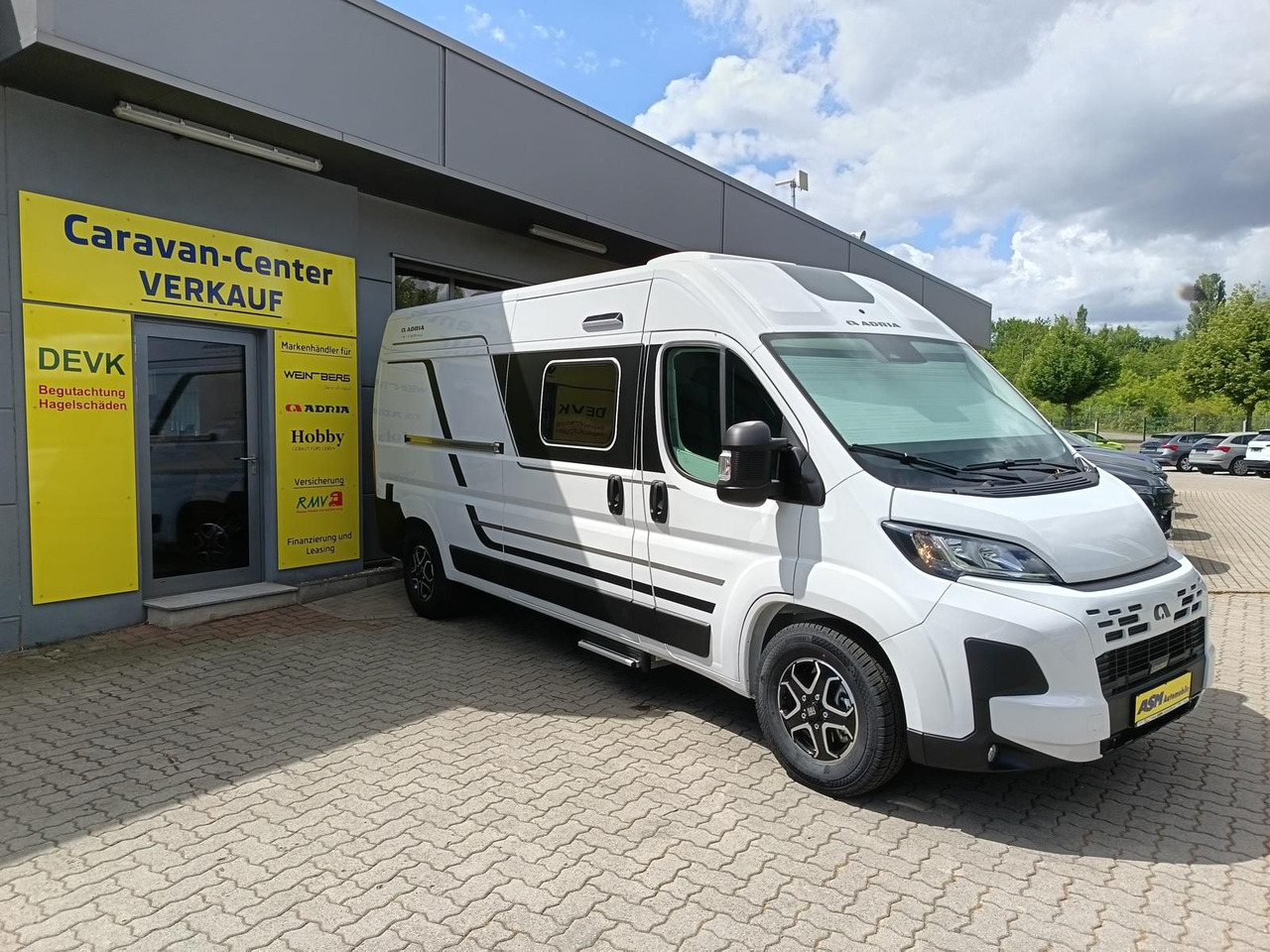 Adria Twin Twin 600 SPB Family*SAFETY*STYLE*DAB*SOFORT - Kombi avtodom: slika 3 Adria Twin Twin 600 SPB Family*SAFETY*STYLE*DAB*SOFORT - Kombi avtodom: slika 3