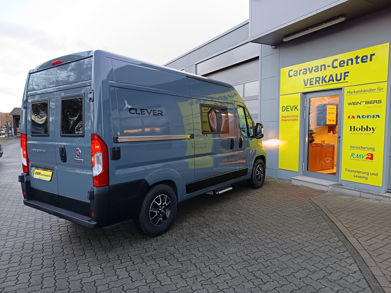 Clever Tour 540*BLACK EDITION*FINAL SALE RABATT*SOFORT* - Kombi avtodom: slika 5 Clever Tour 540*BLACK EDITION*FINAL SALE RABATT*SOFORT* - Kombi avtodom: slika 5