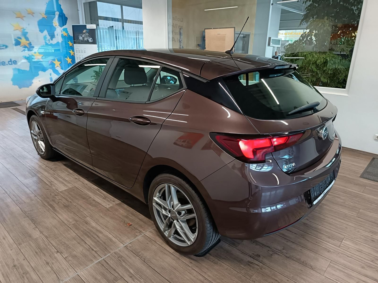 Opel Astra K Lim. 1,0 TURBO 77 kW*TEMP*KLIMA*PDC*SHZ* - Limuzina: slika 4 Opel Astra K Lim. 1,0 TURBO 77 kW*TEMP*KLIMA*PDC*SHZ* - Limuzina: slika 4