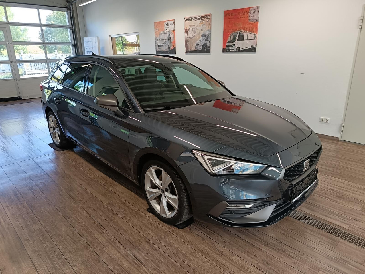 Seat Leon Sportstourer 1,5TSI FR*NAVI*LED*SOUND*R-KAM - Karavan: slika 3 Seat Leon Sportstourer 1,5TSI FR*NAVI*LED*SOUND*R-KAM - Karavan: slika 3