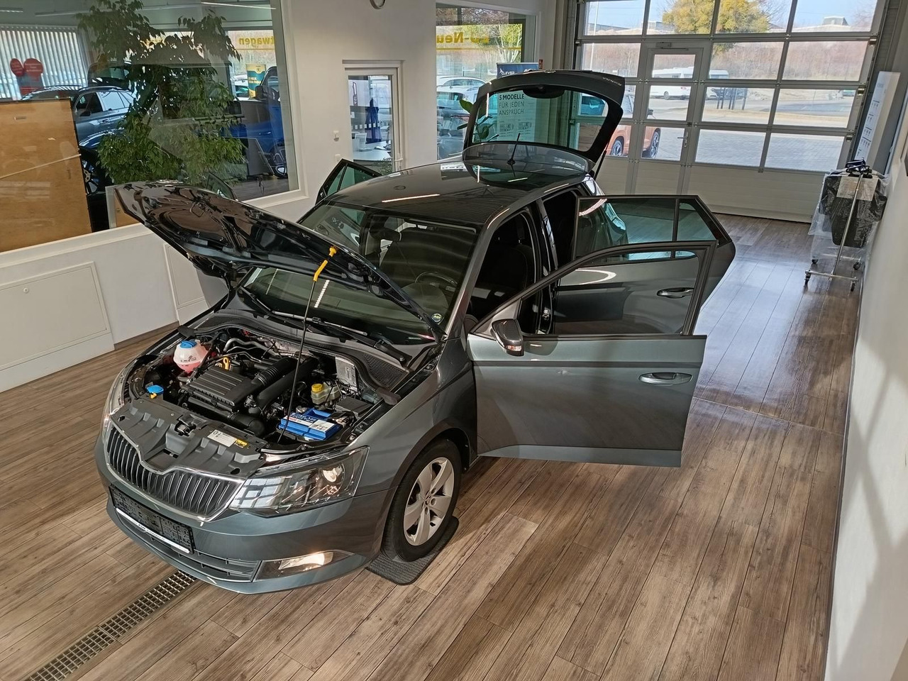 Skoda Fabia Style 1,2 TSI 81 kW DSG*PDC*SHZ*TEMP*KLIMA - Avtomobil: slika 2 Skoda Fabia Style 1,2 TSI 81 kW DSG*PDC*SHZ*TEMP*KLIMA - Avtomobil: slika 2