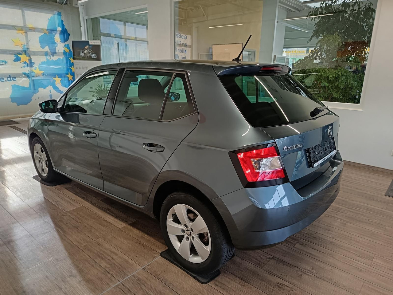 Skoda Fabia Style 1,2 TSI 81 kW DSG*PDC*SHZ*TEMP*KLIMA - Avtomobil: slika 4 Skoda Fabia Style 1,2 TSI 81 kW DSG*PDC*SHZ*TEMP*KLIMA - Avtomobil: slika 4