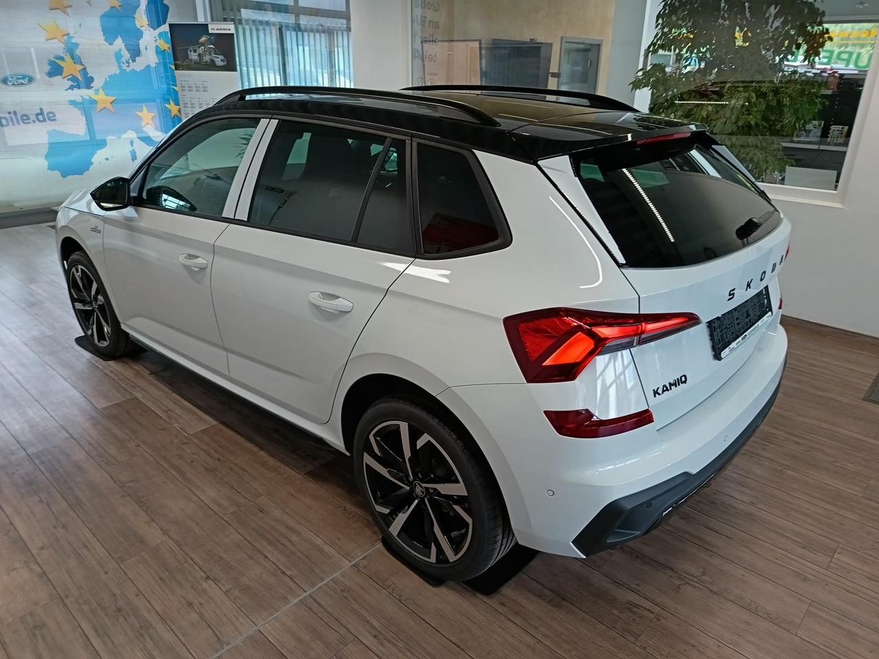 Skoda Kamiq Monte Carlo 1,5 TSI DSG*AHK*PANO*LED*ACC* - SUV: slika 4 Skoda Kamiq Monte Carlo 1,5 TSI DSG*AHK*PANO*LED*ACC* - SUV: slika 4