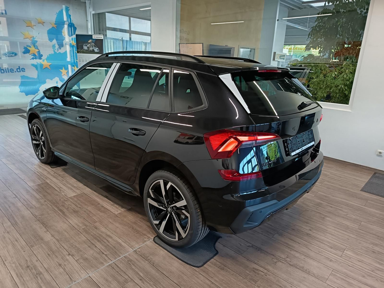 Skoda Kamiq Monte Carlo 1,5 TSI DSG*AHK*PANO*LED*ACC* - SUV: slika 4 Skoda Kamiq Monte Carlo 1,5 TSI DSG*AHK*PANO*LED*ACC* - SUV: slika 4