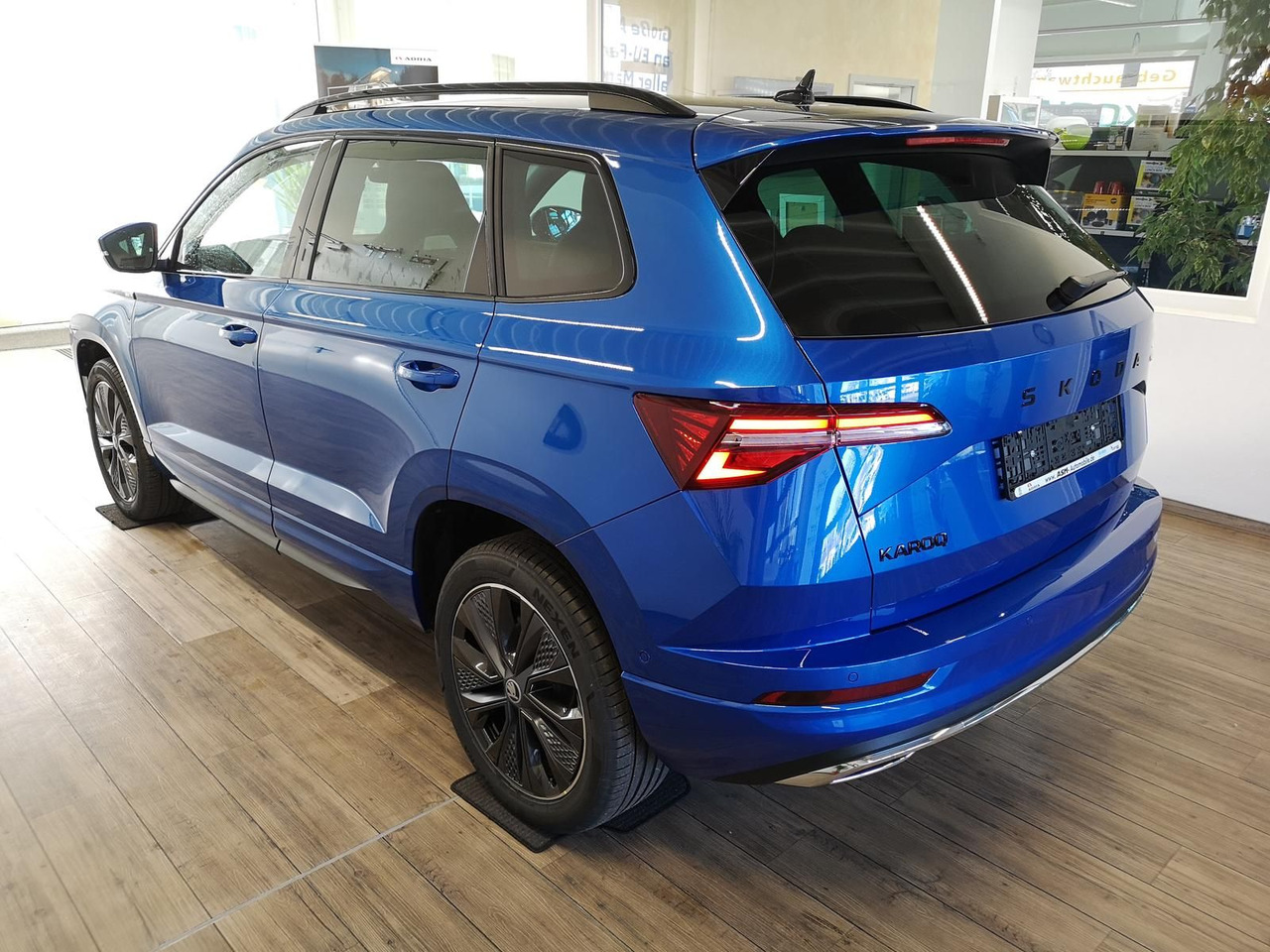 Skoda Karoq Sportline 1,5 TSI DSG*AHK*360°5J.GARANTIE* - SUV: slika 4 Skoda Karoq Sportline 1,5 TSI DSG*AHK*360°5J.GARANTIE* - SUV: slika 4