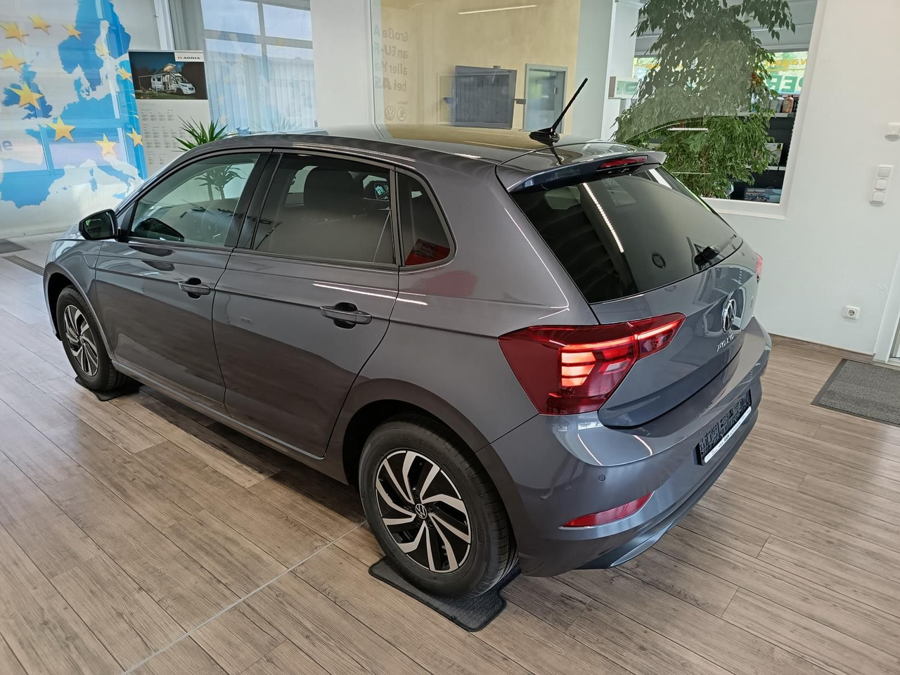 Volkswagen Polo Life 1.0 TSI 70kW DSG*LED*ACC*R-KAM*DAB*PDC - Avtomobil: slika 4 Volkswagen Polo Life 1.0 TSI 70kW DSG*LED*ACC*R-KAM*DAB*PDC - Avtomobil: slika 4