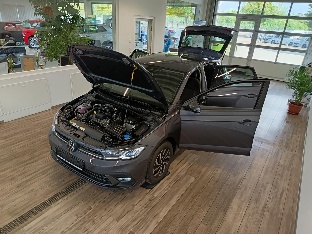 Volkswagen Polo Life 1.0 TSI 70kW DSG*LED*ACC*R-KAM*DAB*PDC - Avtomobil: slika 2 Volkswagen Polo Life 1.0 TSI 70kW DSG*LED*ACC*R-KAM*DAB*PDC - Avtomobil: slika 2