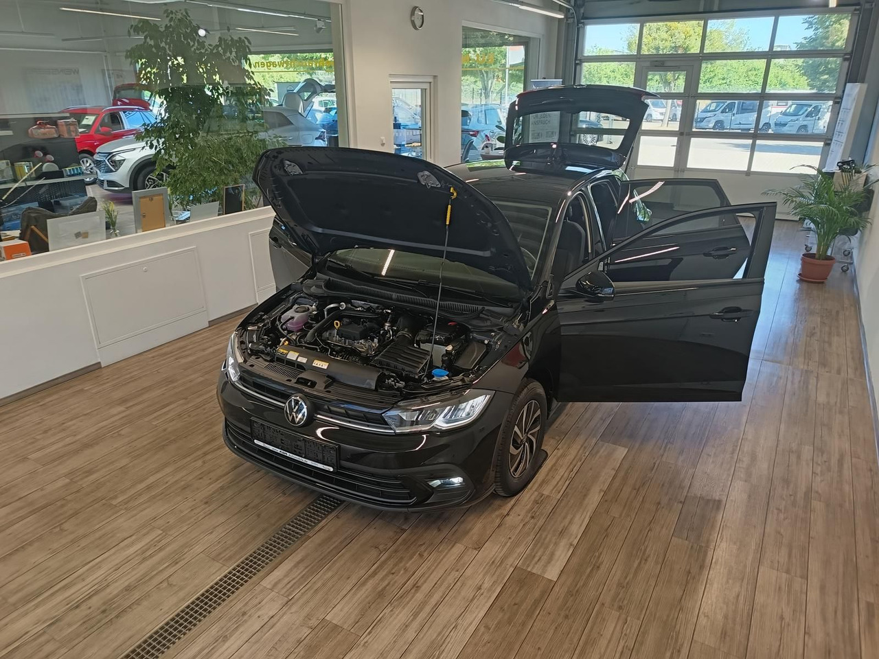 Volkswagen Polo Life 1.0 TSI 70kW DSG*LED*ACC*R-KAM*DAB*PDC - Avtomobil: slika 2 Volkswagen Polo Life 1.0 TSI 70kW DSG*LED*ACC*R-KAM*DAB*PDC - Avtomobil: slika 2