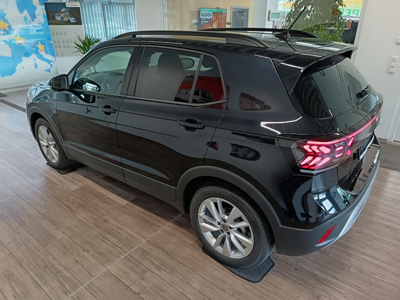 Volkswagen T-Cross Life 1.5 TSI DSG*AHK*MATRIX LED*ACC*SHZ* - SUV: slika 4 Volkswagen T-Cross Life 1.5 TSI DSG*AHK*MATRIX LED*ACC*SHZ* - SUV: slika 4
