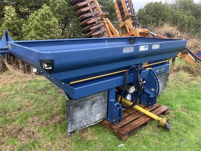 Bogballe M2 Med Calibrator Uniq - Trosilnik gnojila: slika 2 Bogballe M2 Med Calibrator Uniq - Trosilnik gnojila: slika 2