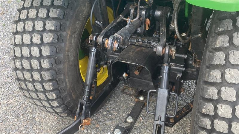 John Deere 3033 R - Mestni traktor: slika 5 John Deere 3033 R - Mestni traktor: slika 5