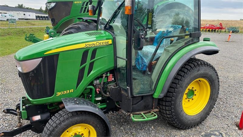 John Deere 3033 R - Mestni traktor: slika 1 John Deere 3033 R - Mestni traktor: slika 1