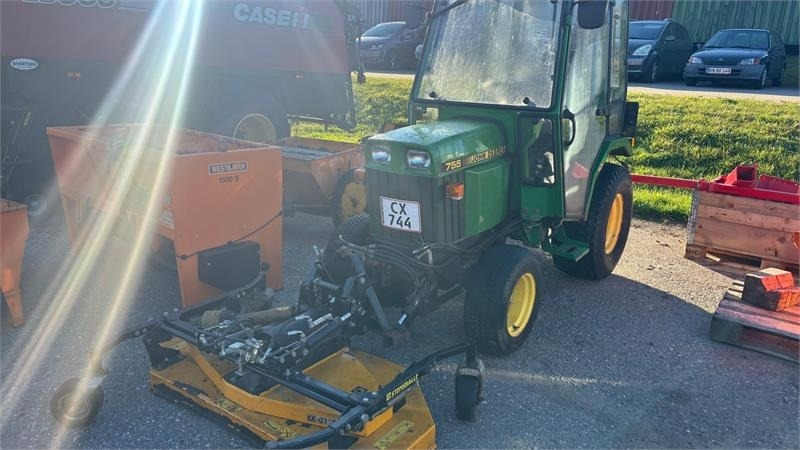 John Deere 755 Kompakt traktor - Mestni traktor: slika 1 John Deere 755 Kompakt traktor - Mestni traktor: slika 1