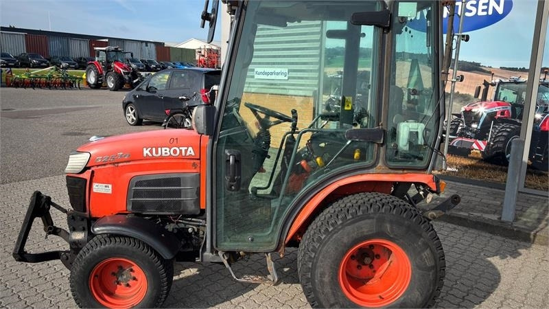 Kubota B2530 HST B2530 - Mestni traktor: slika 3 Kubota B2530 HST B2530 - Mestni traktor: slika 3