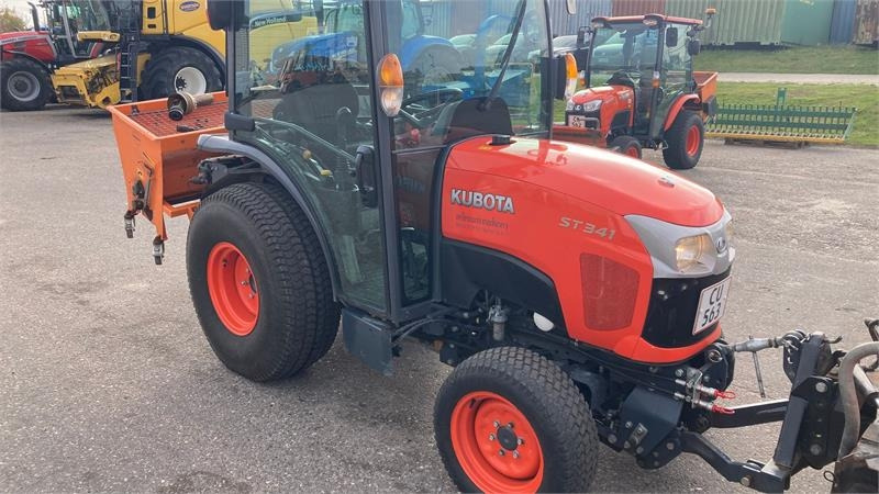 Kubota ST341 inkl. 150 cm kost og udlægger - Mestni traktor: slika 4 Kubota ST341 inkl. 150 cm kost og udlægger - Mestni traktor: slika 4