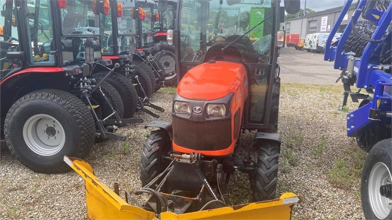 Kubota STW37 Kun 1144 timer STW37 - Mestni traktor: slika 3 Kubota STW37 Kun 1144 timer STW37 - Mestni traktor: slika 3