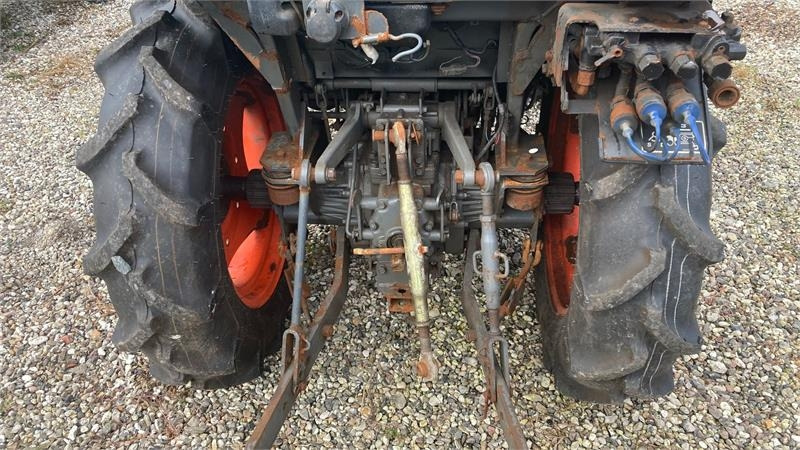 Kubota STW37 Kun 1145 timer - Mestni traktor: slika 4 Kubota STW37 Kun 1145 timer - Mestni traktor: slika 4