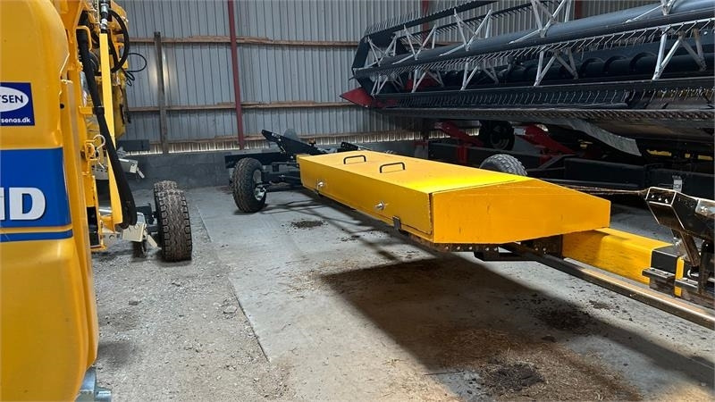 New Holland 4 hjulet skærebordsvogn - Priklopnik za kombinacijo glave: slika 2 New Holland 4 hjulet skærebordsvogn - Priklopnik za kombinacijo glave: slika 2