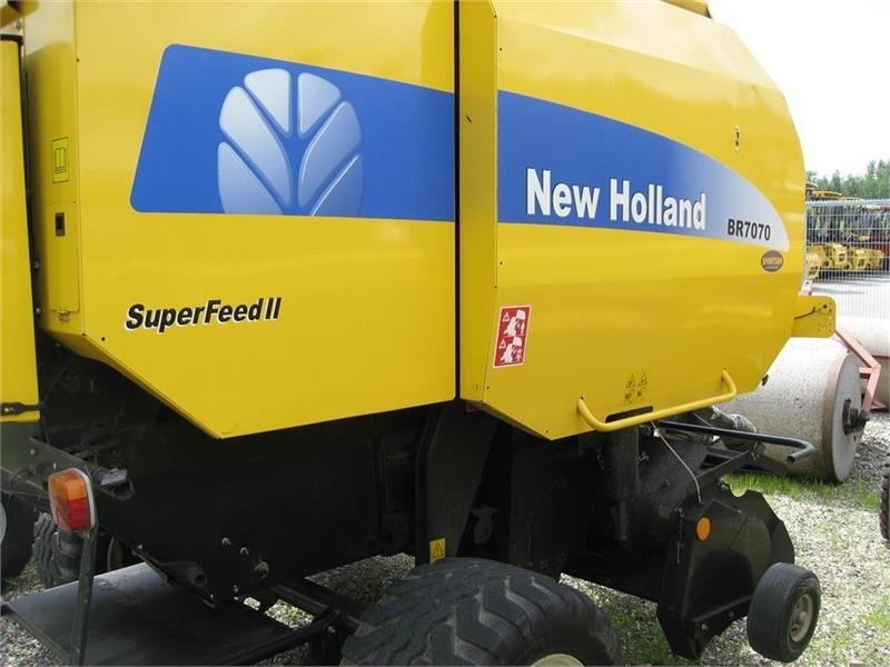 New Holland BR7070 med SUPER FEED - Balirka za okrogle bale: slika 3 New Holland BR7070 med SUPER FEED - Balirka za okrogle bale: slika 3