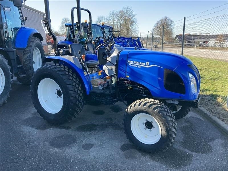 New Holland Boomer 55 Stage V - Rops - Mestni traktor: slika 1 New Holland Boomer 55 Stage V - Rops - Mestni traktor: slika 1