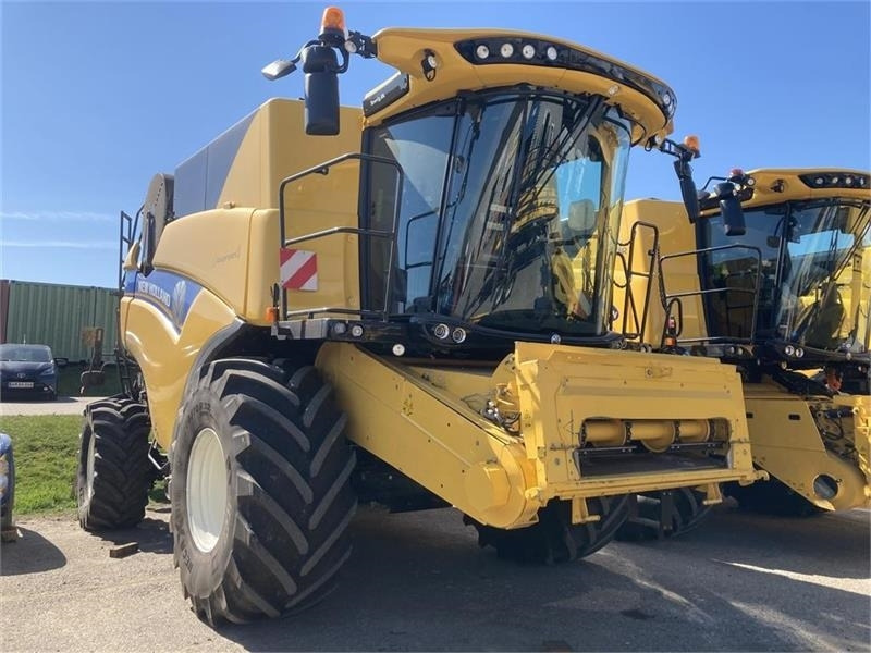 New Holland CX 8.70 SLH - Kombajn harvester: slika 1 New Holland CX 8.70 SLH - Kombajn harvester: slika 1