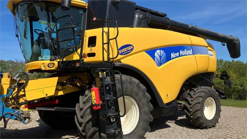 New Holland CX 8080 SLH med 30 fods Varifeed - Kombajn harvester: slika 1 New Holland CX 8080 SLH med 30 fods Varifeed - Kombajn harvester: slika 1