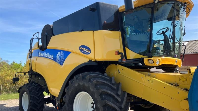 New Holland CX 8080 SLH med 30 fods Varifeed - Kombajn harvester: slika 2 New Holland CX 8080 SLH med 30 fods Varifeed - Kombajn harvester: slika 2