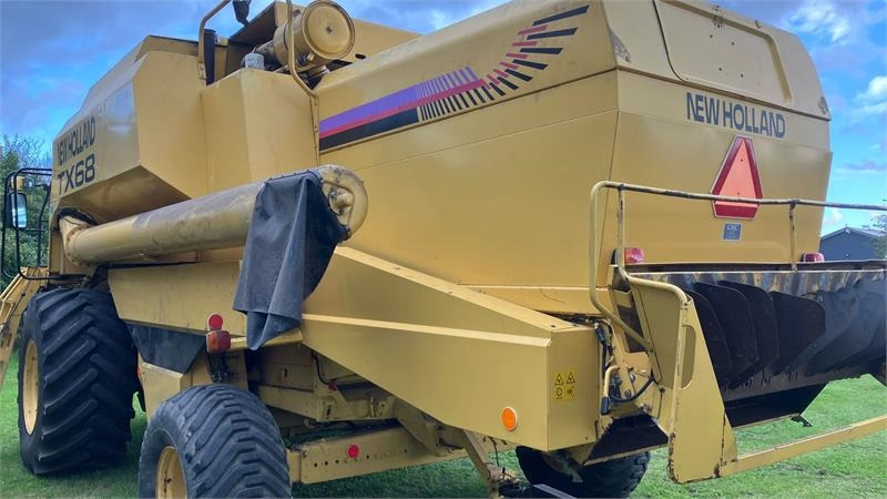 New Holland TX68 FSH - Kombajn harvester: slika 2 New Holland TX68 FSH - Kombajn harvester: slika 2