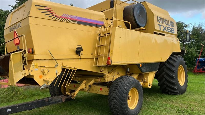 New Holland TX68 FSH - Kombajn harvester: slika 3 New Holland TX68 FSH - Kombajn harvester: slika 3