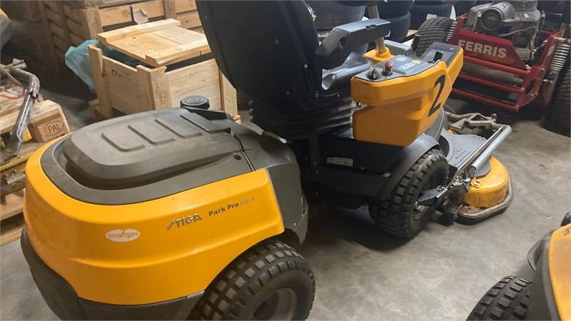 Stiga Park Pro 540IX 4WD 125 Combi Pro el. - Vrtna kosilnica: slika 3 Stiga Park Pro 540IX 4WD 125 Combi Pro el. - Vrtna kosilnica: slika 3