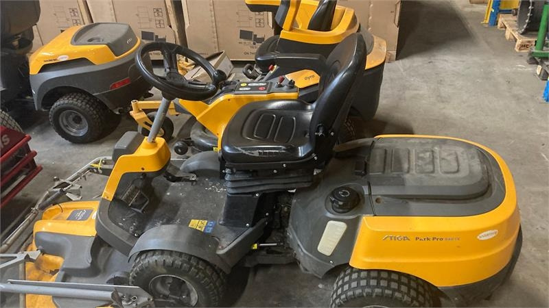 Stiga Park Pro 540IX 4WD 125 Combi Pro el. - Vrtna kosilnica: slika 1 Stiga Park Pro 540IX 4WD 125 Combi Pro el. - Vrtna kosilnica: slika 1