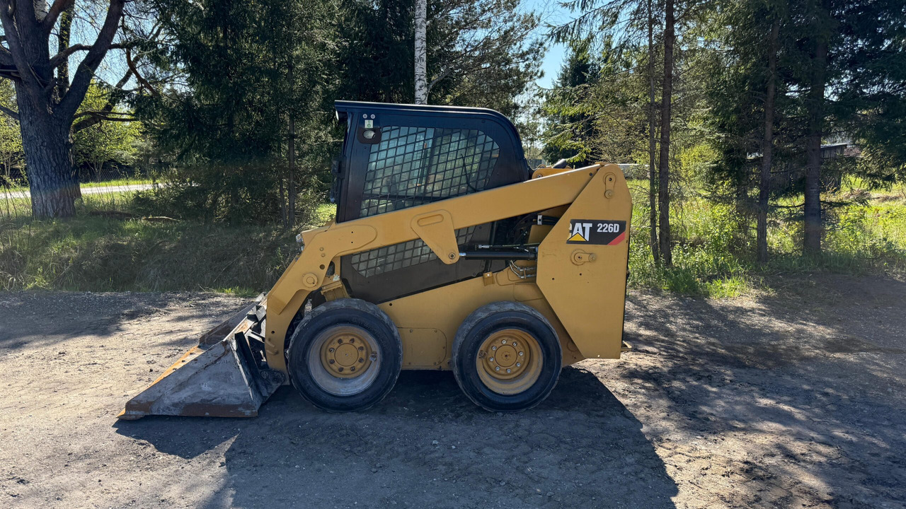 CAT 226D - Mini nakladalec: slika 2 CAT 226D - Mini nakladalec: slika 2