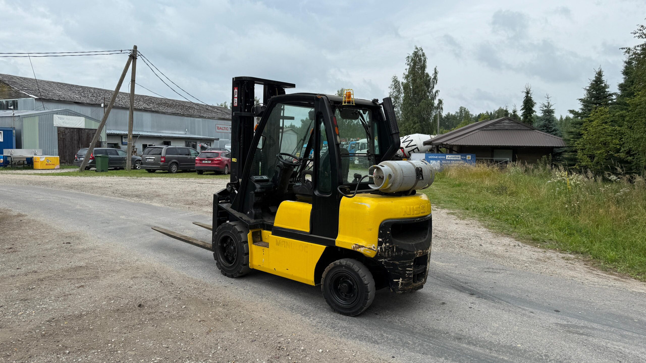 Nissan DX30 - Diesel viličar: slika 3 Nissan DX30 - Diesel viličar: slika 3