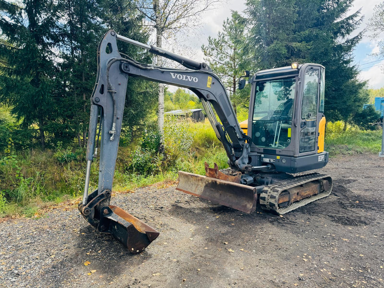 VOLVO EC35C - Mini bager: slika 1 VOLVO EC35C - Mini bager: slika 1