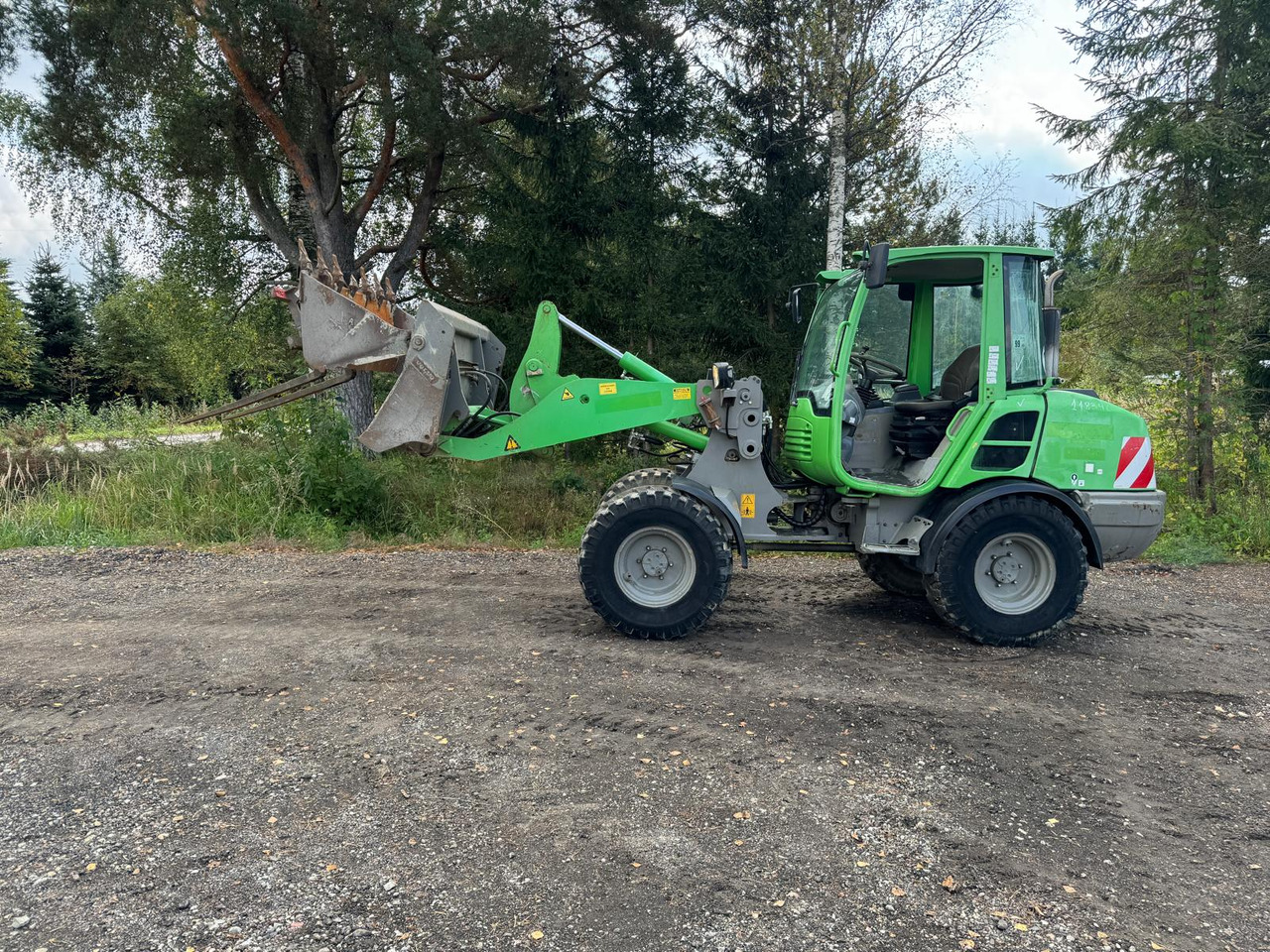 VOLVO L25F - Kolesni nakladalec: slika 5 VOLVO L25F - Kolesni nakladalec: slika 5