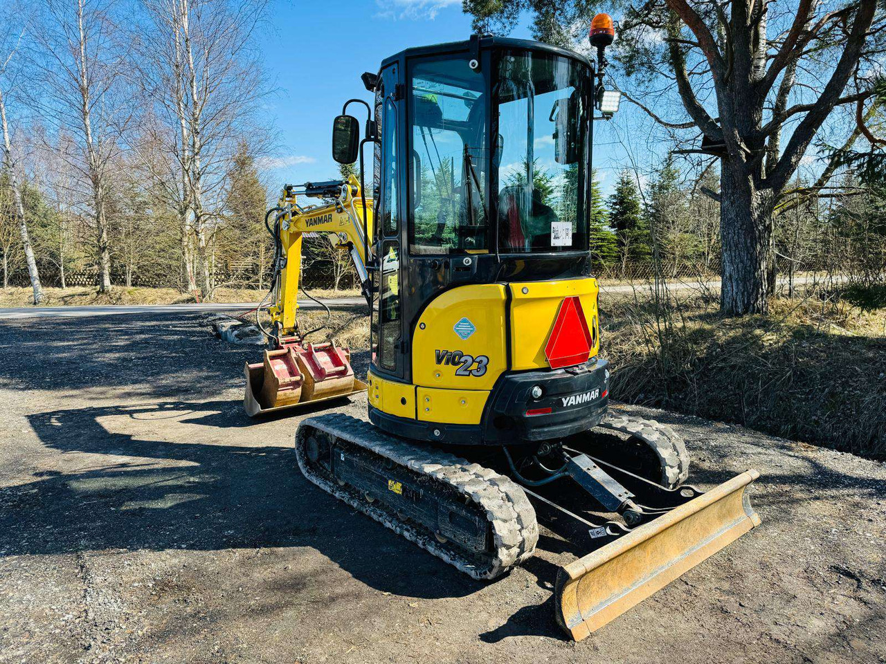 YANMAR VIO23-6 - Mini bager: slika 3 YANMAR VIO23-6 - Mini bager: slika 3