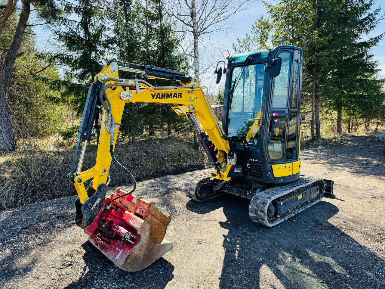 YANMAR VIO23-6 - Mini bager: slika 1 YANMAR VIO23-6 - Mini bager: slika 1