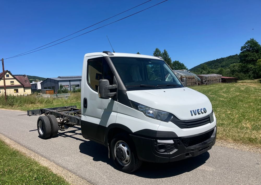 Iveco DAILY 35C13 ramo do zabudowy kiper wywrotka - Tovornjak-šasija: slika 2 Iveco DAILY 35C13 ramo do zabudowy kiper wywrotka - Tovornjak-šasija: slika 2