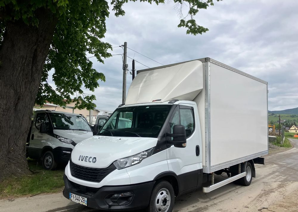 Iveco DAILY 35C16 kontener kurierka 3.0 silnik - Dostavno vozilo z zabojnikom: slika 1 Iveco DAILY 35C16 kontener kurierka 3.0 silnik - Dostavno vozilo z zabojnikom: slika 1