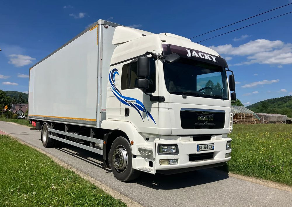 MAN MAN TGM 18.290 KURIERKA KONTENER 20 PALET SYPIALKA - Tovornjak zabojnik: slika 2 MAN MAN TGM 18.290 KURIERKA KONTENER 20 PALET SYPIALKA - Tovornjak zabojnik: slika 2