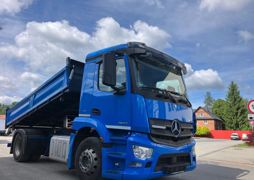 Mercedes-Benz ANTOS 1830 solidny kiper wywrotka blokada mostu - Tovornjak prekucnik: slika 2 Mercedes-Benz ANTOS 1830 solidny kiper wywrotka blokada mostu - Tovornjak prekucnik: slika 2