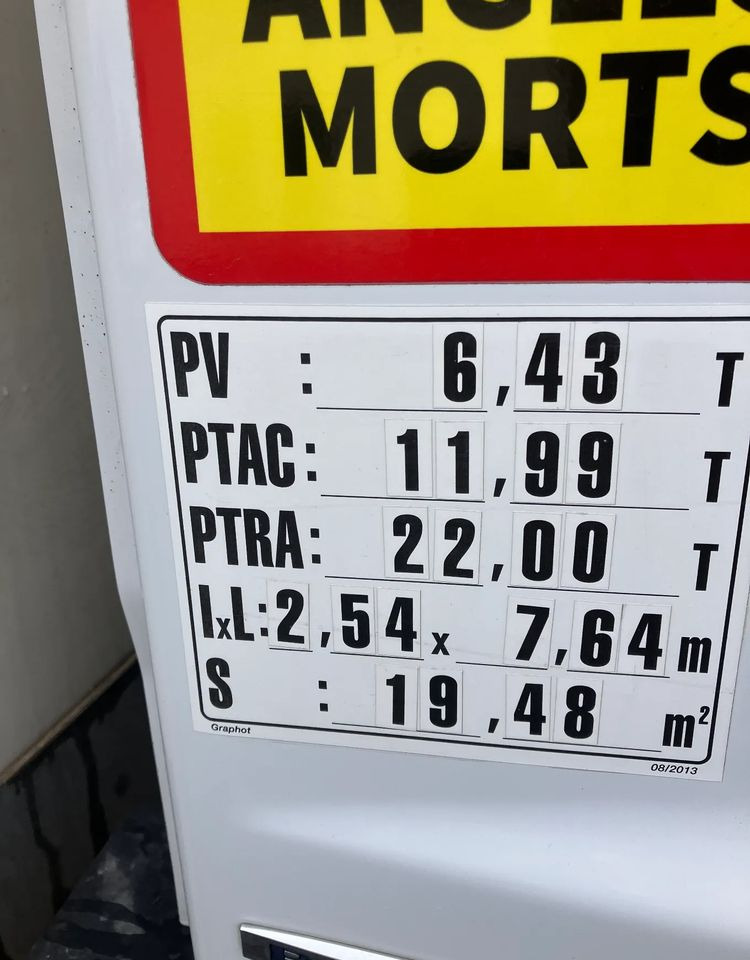 Mercedes-Benz ATEGO 1218 KURIERKA KONTENER 15 PALET - Tovornjak zabojnik: slika 3 Mercedes-Benz ATEGO 1218 KURIERKA KONTENER 15 PALET - Tovornjak zabojnik: slika 3