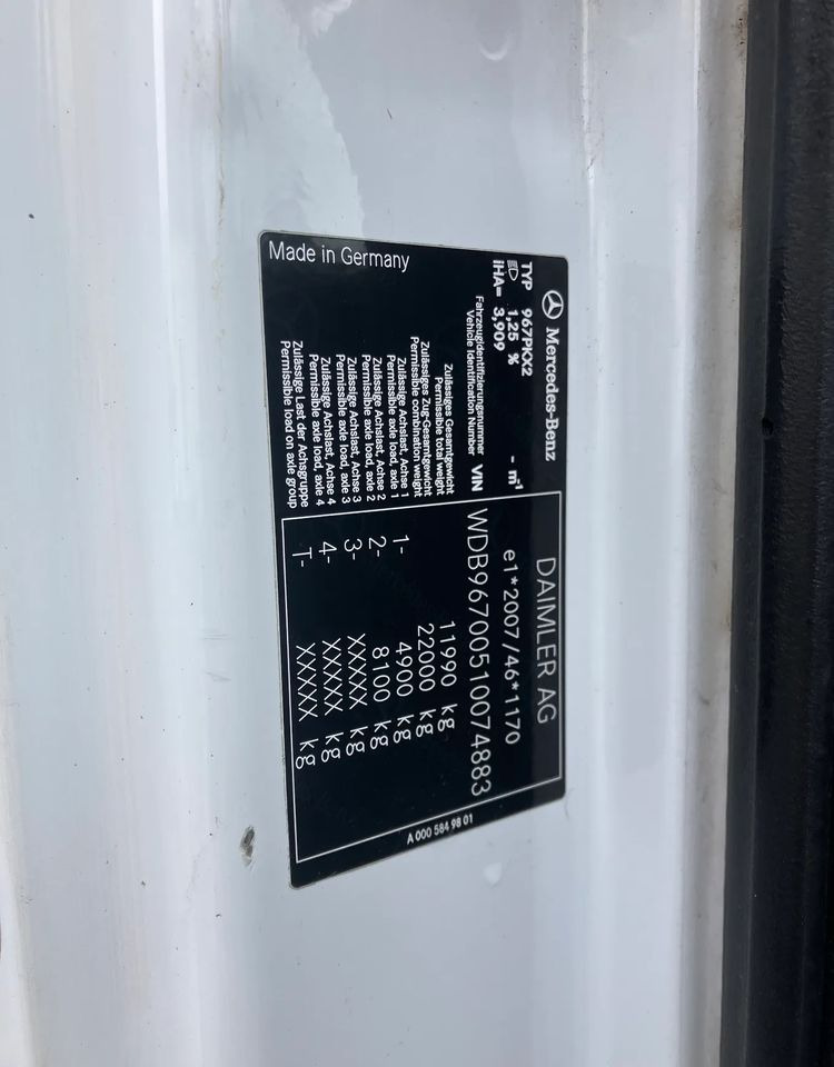 Mercedes-Benz ATEGO 1218 KURIERKA KONTENER 15 PALET - Tovornjak zabojnik: slika 4 Mercedes-Benz ATEGO 1218 KURIERKA KONTENER 15 PALET - Tovornjak zabojnik: slika 4