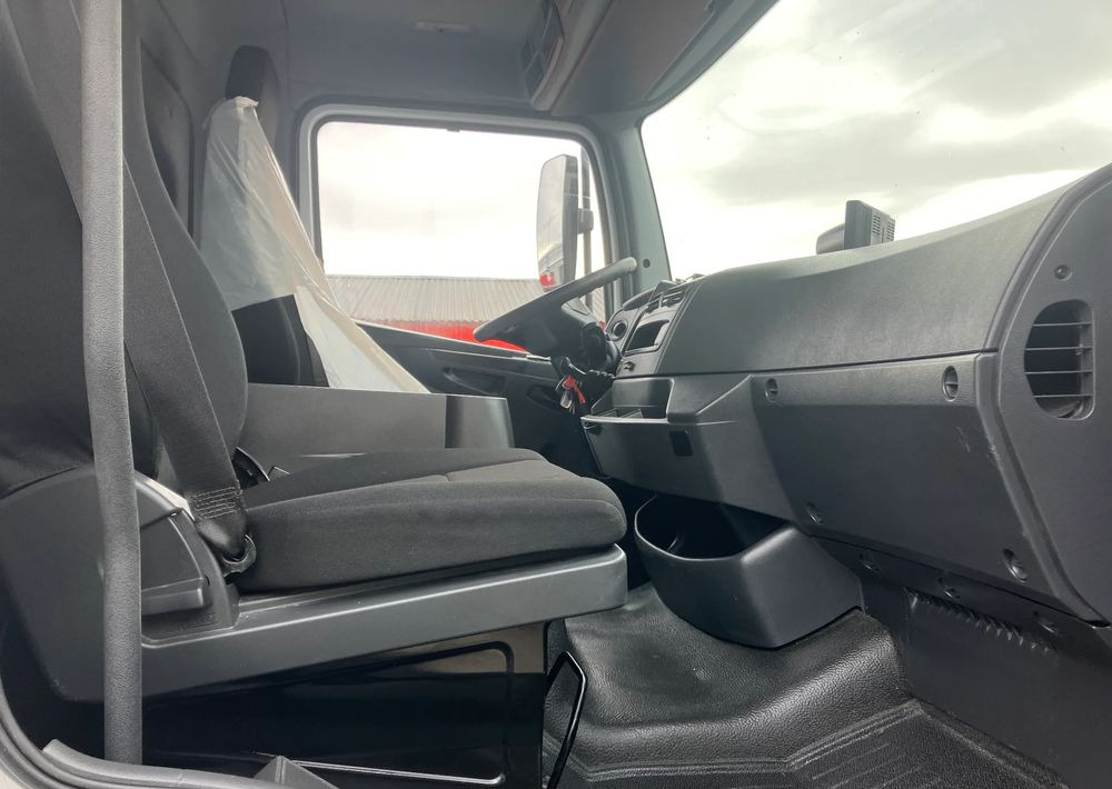 Mercedes-Benz ATEGO 1218 KURIERKA KONTENER 15 PALET - Tovornjak zabojnik: slika 5 Mercedes-Benz ATEGO 1218 KURIERKA KONTENER 15 PALET - Tovornjak zabojnik: slika 5