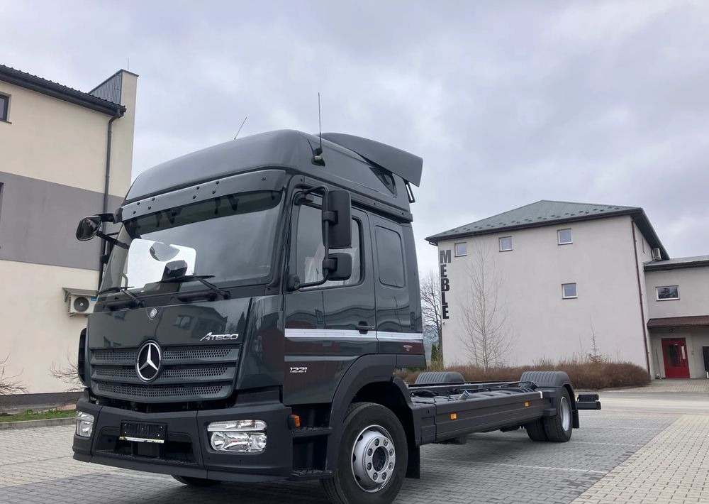 Mercedes-Benz Mercedes Atego 1221 sypialka euro6 Rama do zabudowy - Tovornjak-šasija: slika 1 Mercedes-Benz Mercedes Atego 1221 sypialka euro6 Rama do zabudowy - Tovornjak-šasija: slika 1
